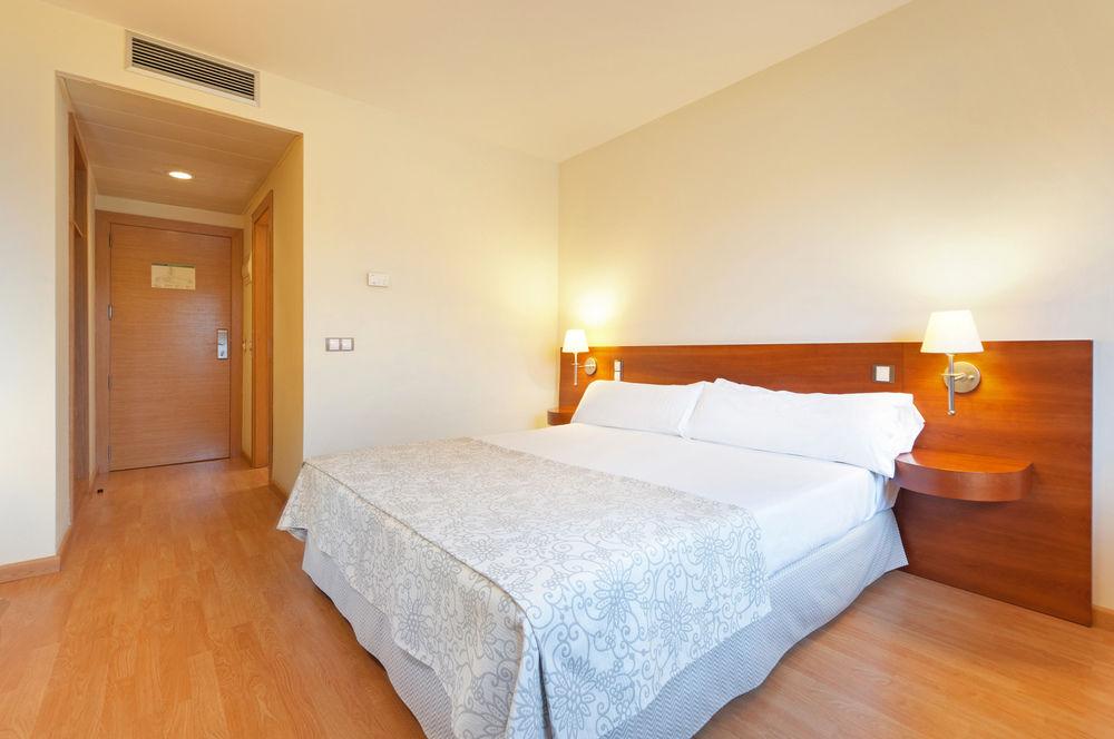Ramada By Wyndham Valencia Almussafes Hotel Exterior photo