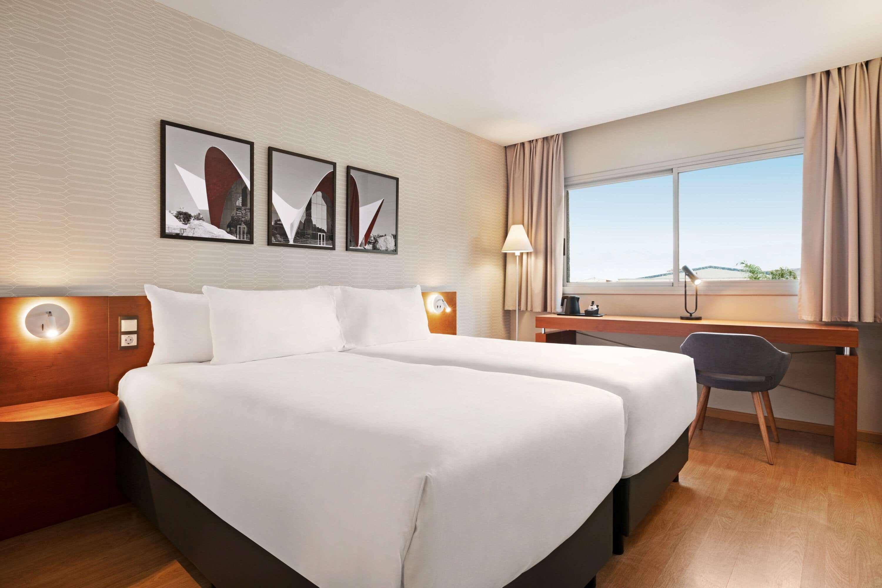 Ramada By Wyndham Valencia Almussafes Hotel Exterior photo