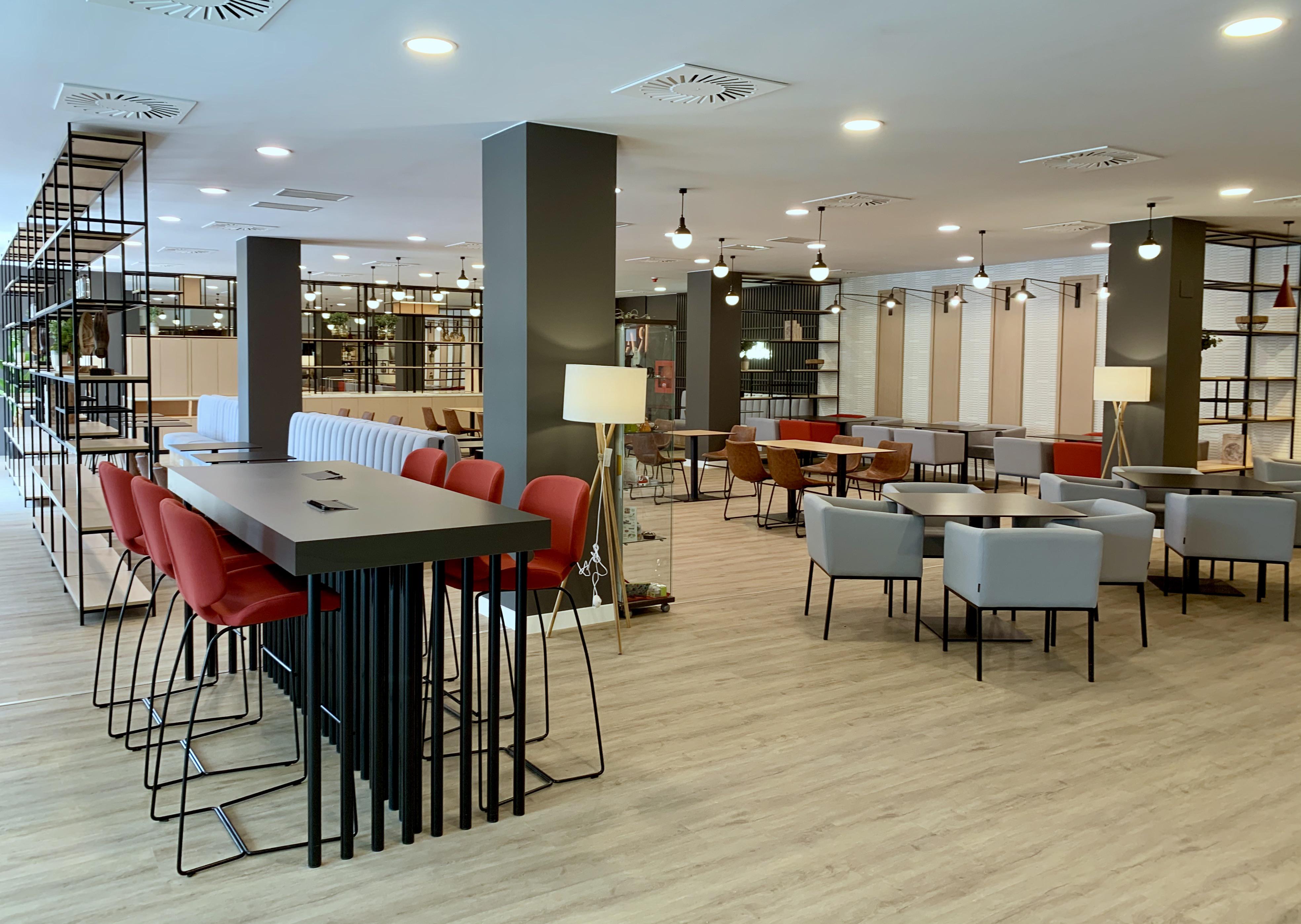 Ramada By Wyndham Valencia Almussafes Hotel Exterior photo