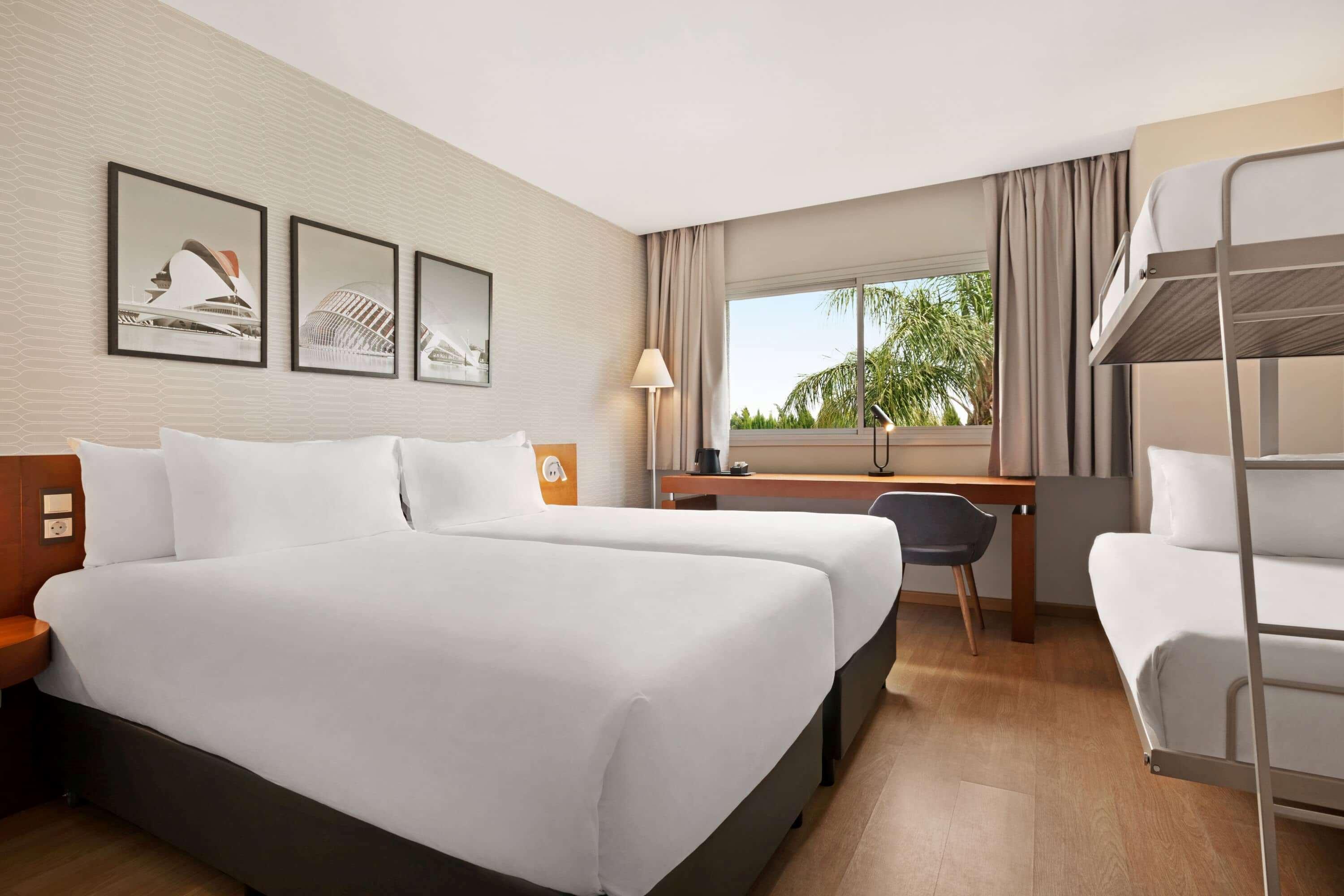 Ramada By Wyndham Valencia Almussafes Hotel Exterior photo