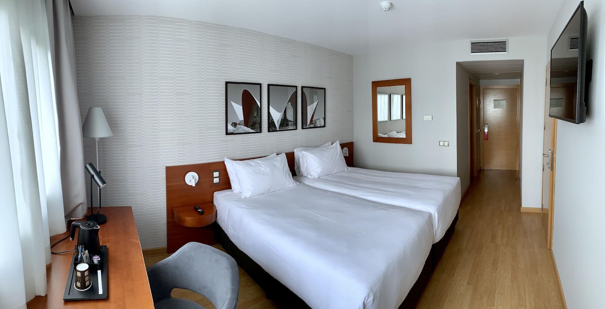 Ramada By Wyndham Valencia Almussafes Hotel Exterior photo