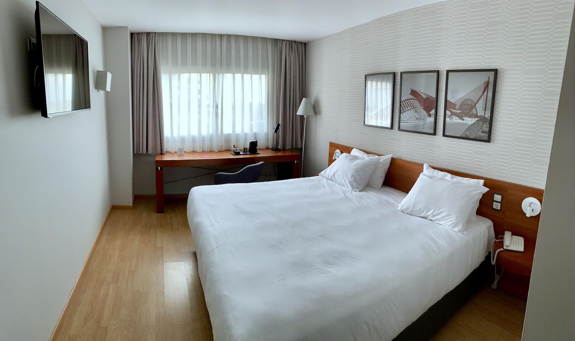 Ramada By Wyndham Valencia Almussafes Hotel Exterior photo