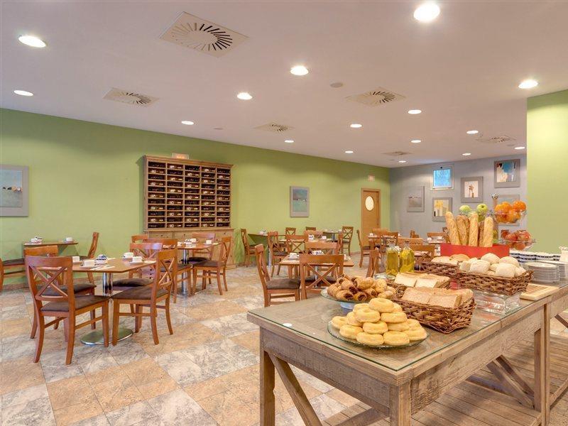 Ramada By Wyndham Valencia Almussafes Hotel Exterior photo